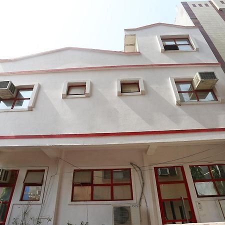 Hotel Oyo 8253 Golden Heights à New Delhi Extérieur photo